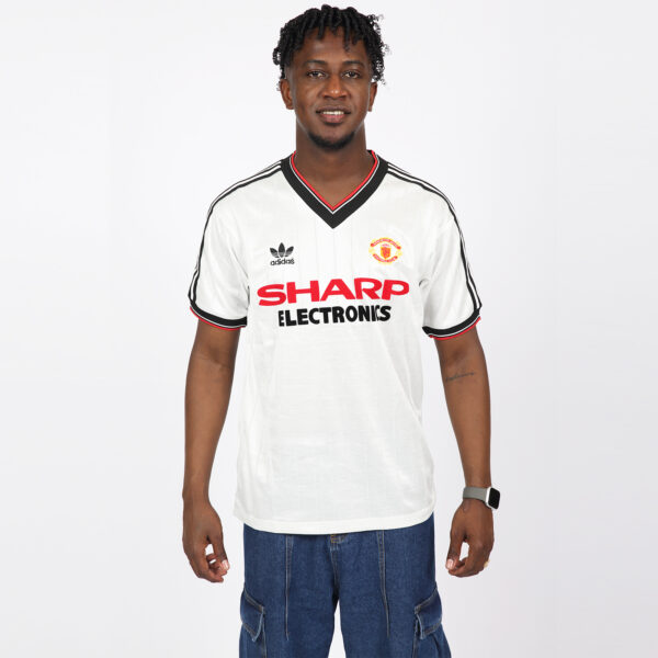 1982-83 Manchester United Away