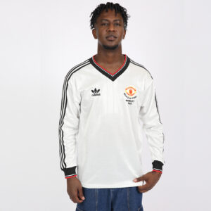 1983 Manchester united (SL) MILK CUP FINAL